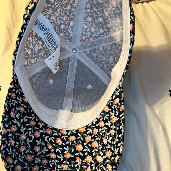 Pink and navy floral cap - Picture 4 of 6